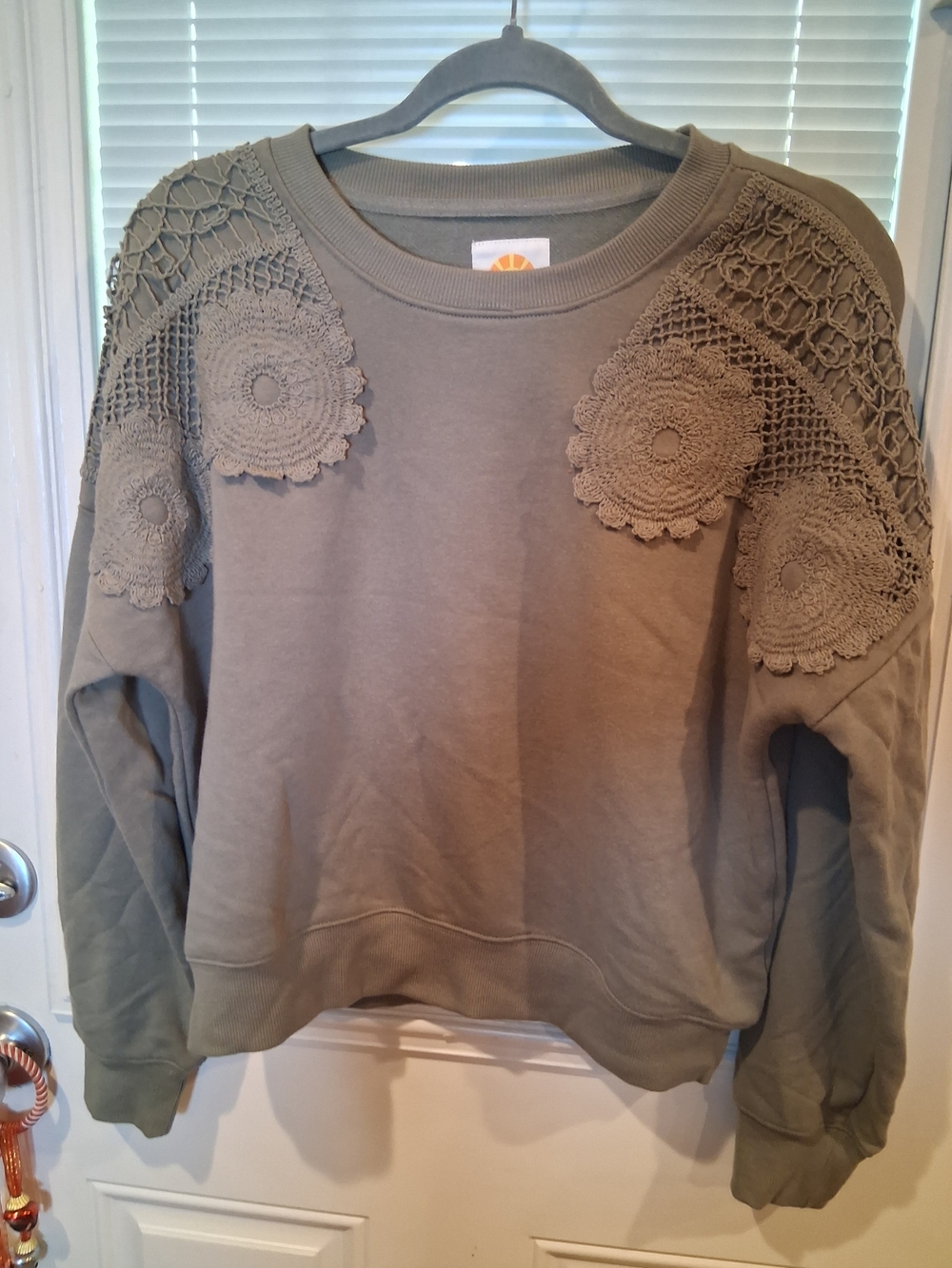 sku106 C&C California Olive Green Crochet-Trim Crewneck Sweater Size M